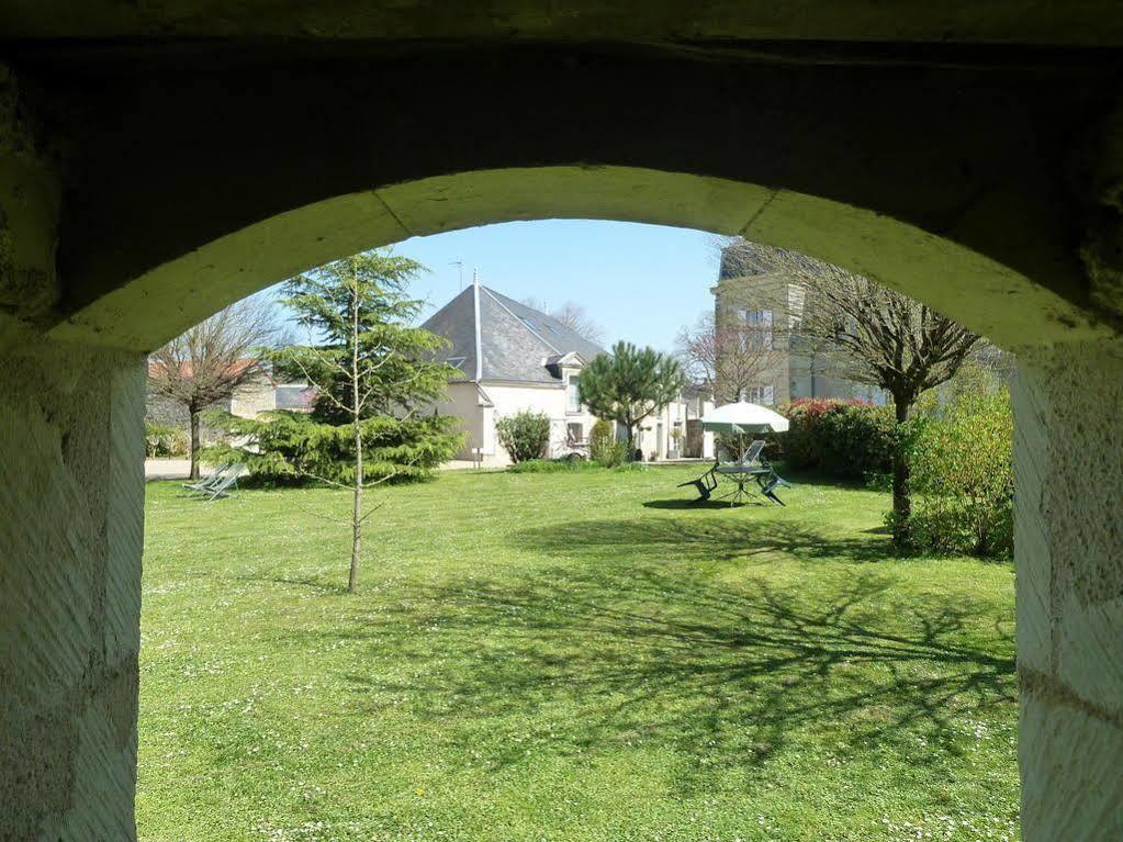 Hotel & Spa Chai De La Paleine Le Puy-Notre-Dame ภายนอก รูปภาพ