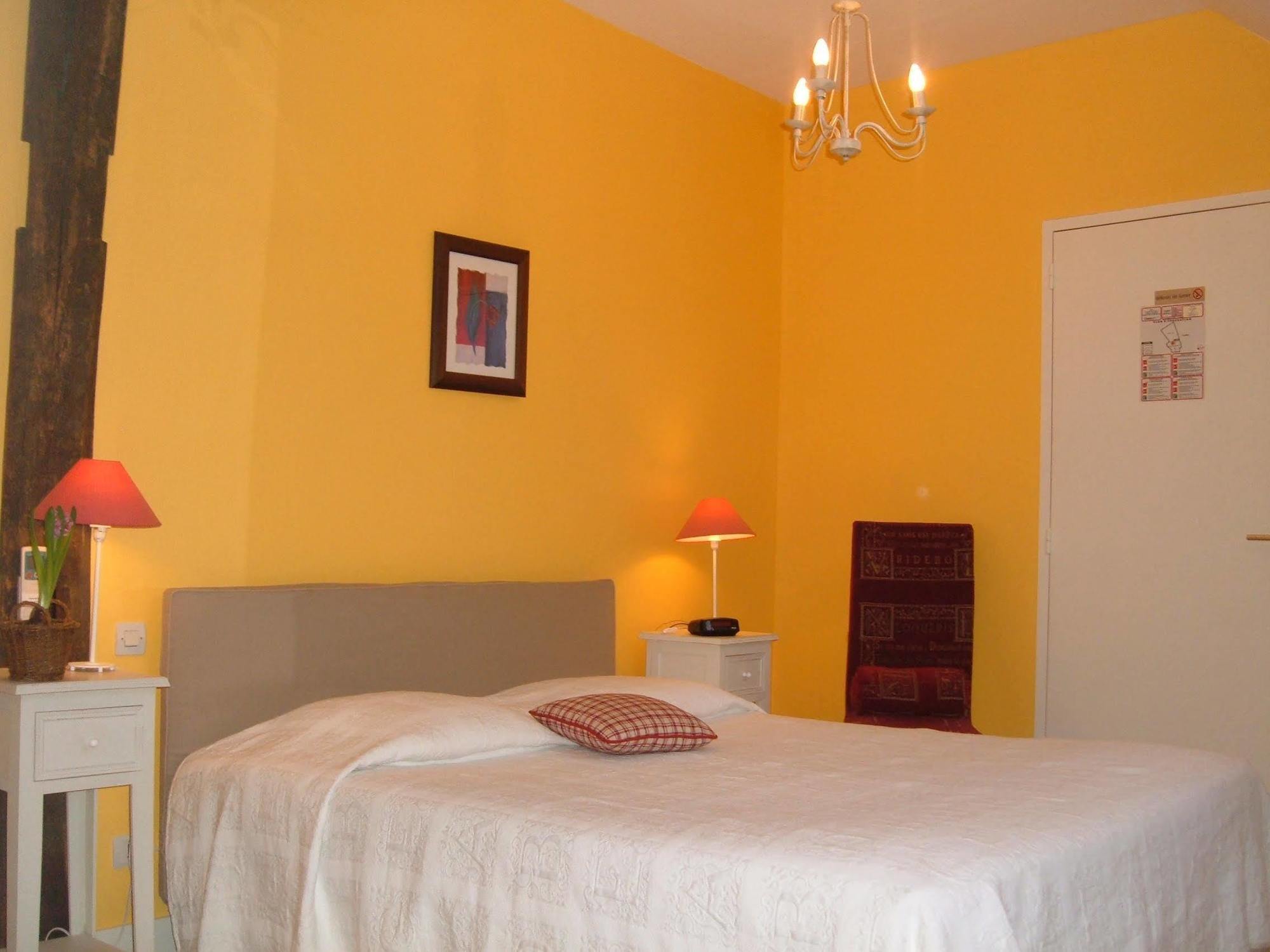 Hotel & Spa Chai De La Paleine Le Puy-Notre-Dame ภายนอก รูปภาพ