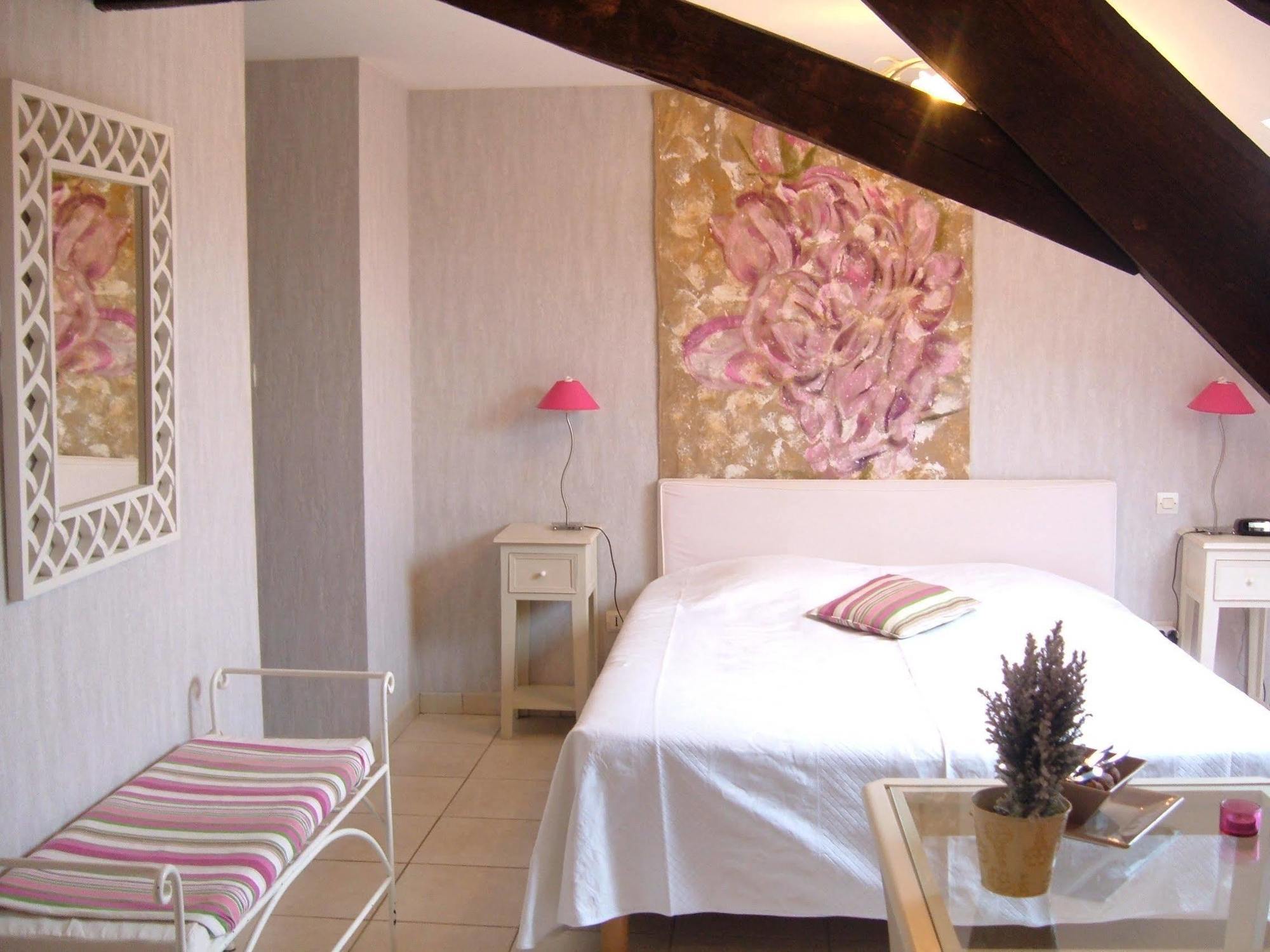 Hotel & Spa Chai De La Paleine Le Puy-Notre-Dame ภายนอก รูปภาพ