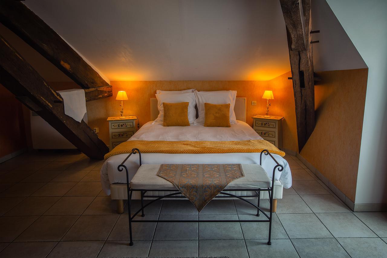 Hotel & Spa Chai De La Paleine Le Puy-Notre-Dame ภายนอก รูปภาพ