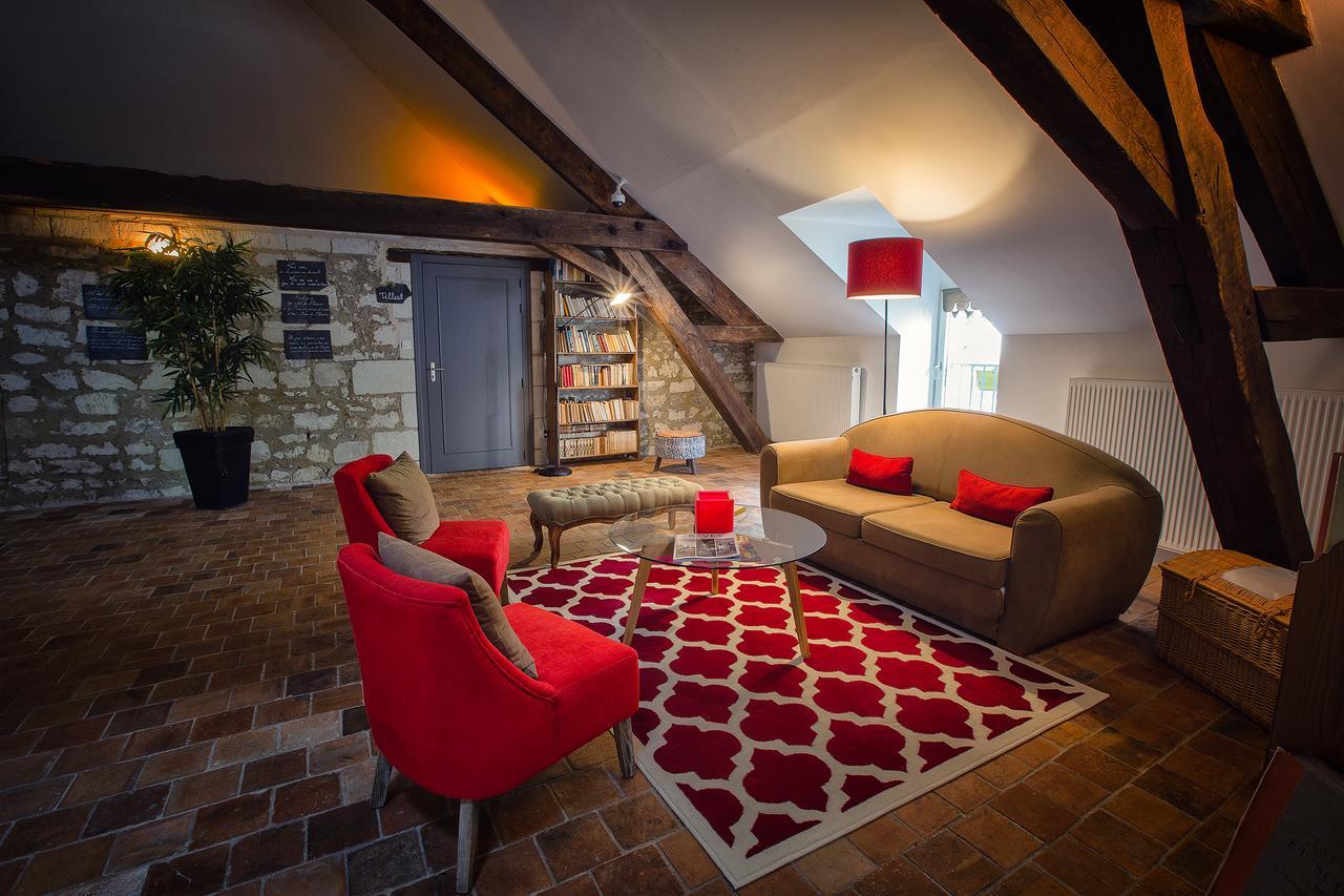 Hotel & Spa Chai De La Paleine Le Puy-Notre-Dame ภายนอก รูปภาพ