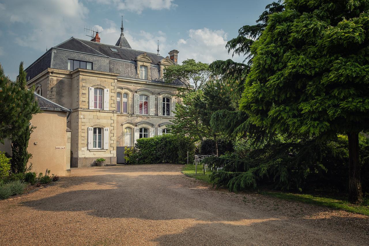 Hotel & Spa Chai De La Paleine Le Puy-Notre-Dame ภายนอก รูปภาพ