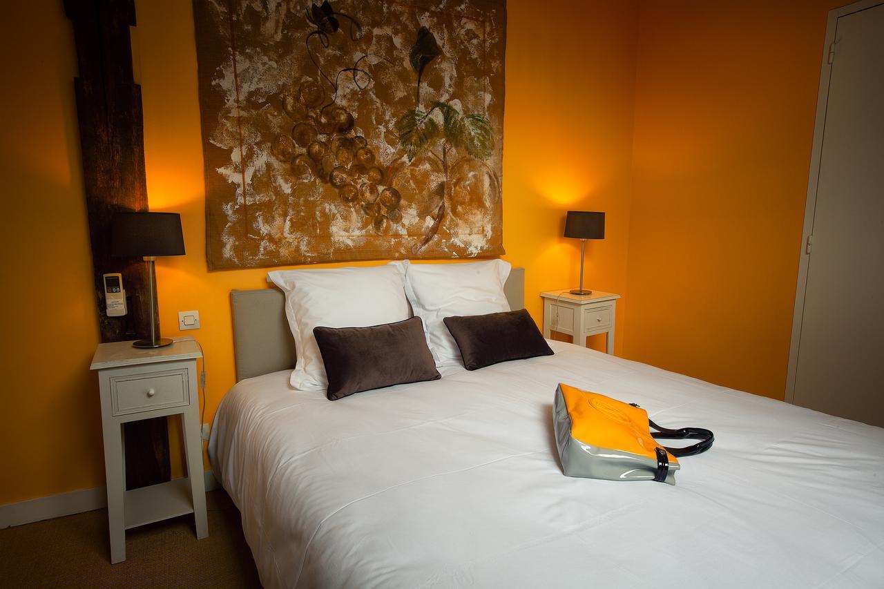 Hotel & Spa Chai De La Paleine Le Puy-Notre-Dame ภายนอก รูปภาพ