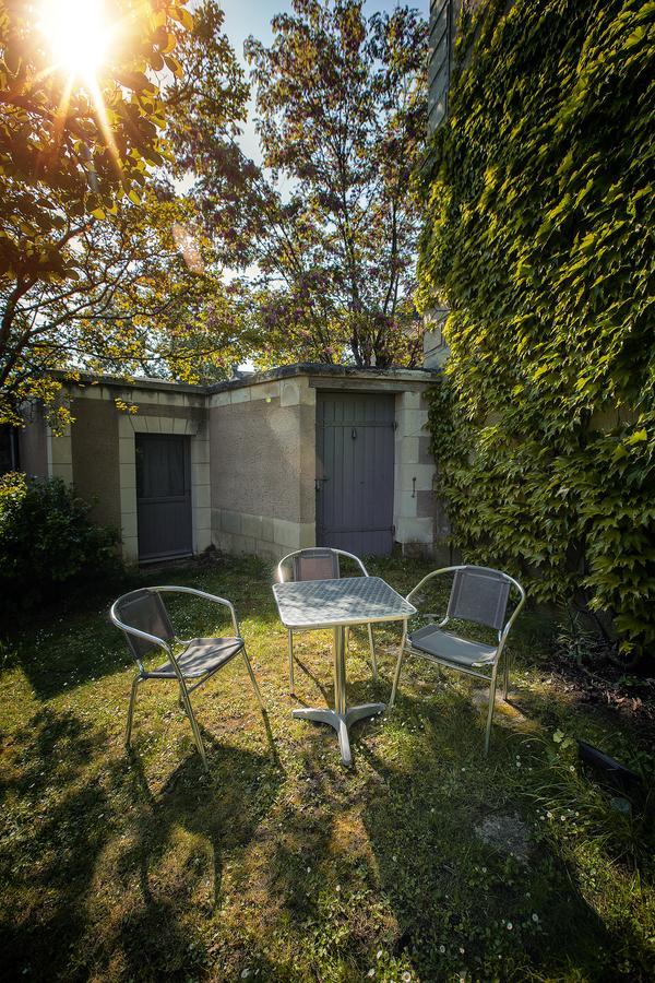Hotel & Spa Chai De La Paleine Le Puy-Notre-Dame ภายนอก รูปภาพ