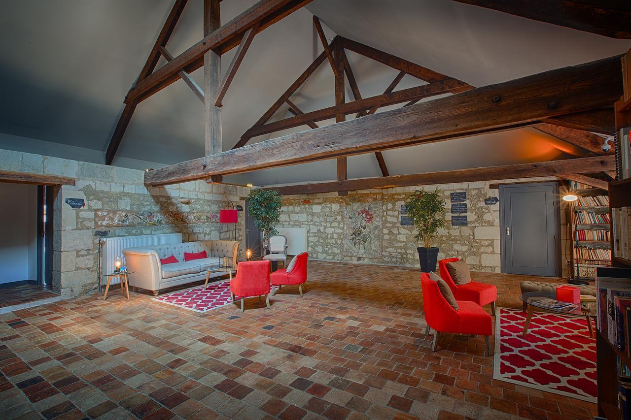 Hotel & Spa Chai De La Paleine Le Puy-Notre-Dame ภายนอก รูปภาพ